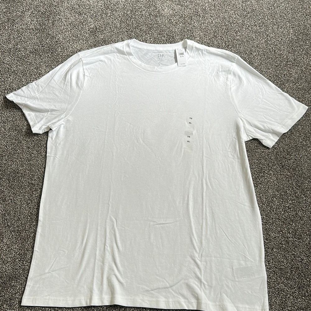 THE GAP Mens XL New With Tags! White Tshirt